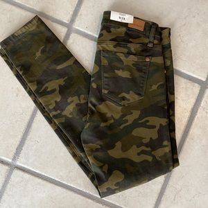 NWT Judy blue skinny fit mid rise pants